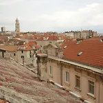 Center Lucia -split Center- Lejlighed *